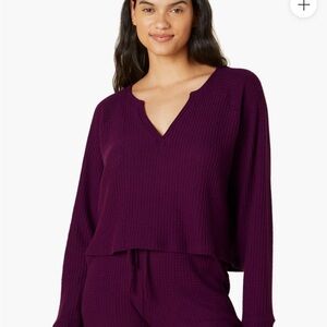 Beyond Yoga Women’s Medium Freestyle Knit Top in Aubergine Beet